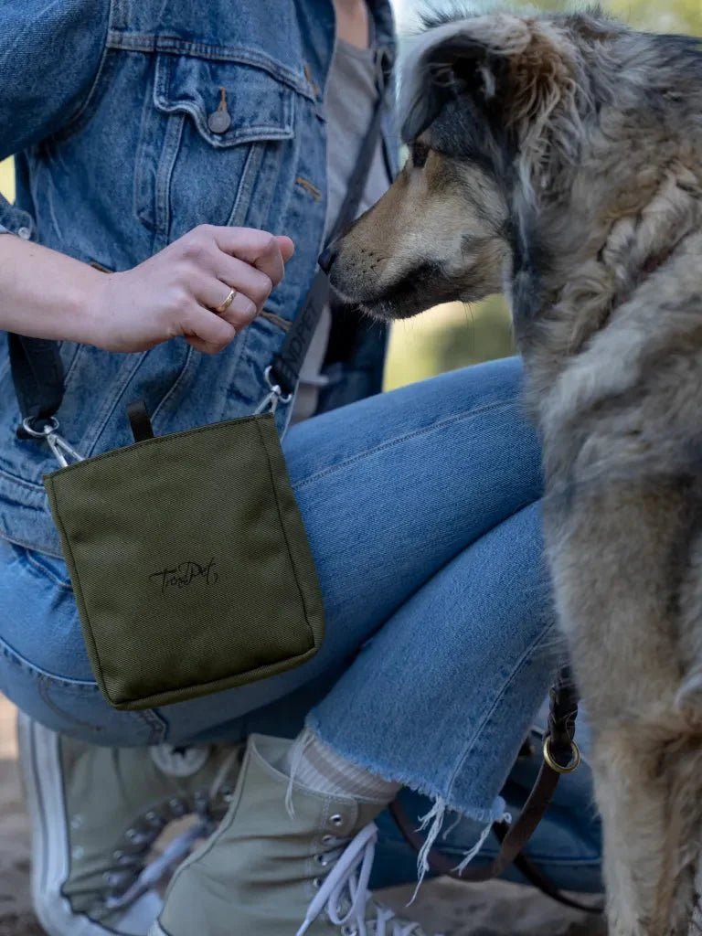 Trendpet Snaxx trainingstasje olive geen - The Raven Shop